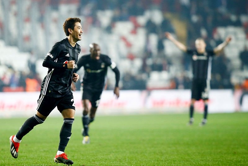 Beşiktaş’tan Atiba’ya ilginç teklif!