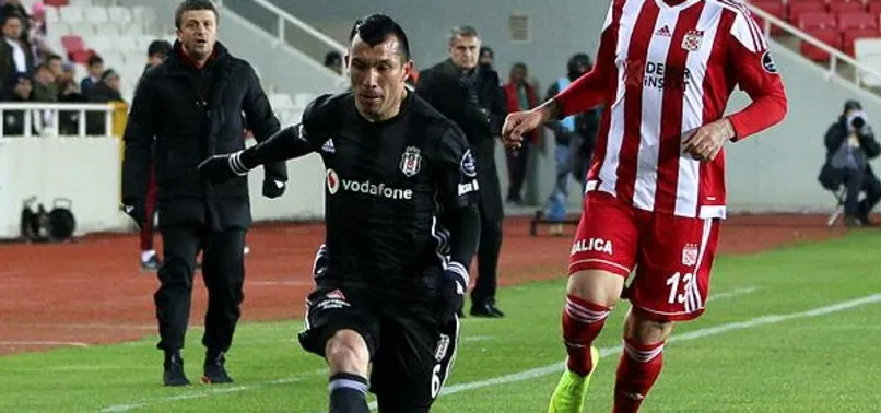 Gary Medel başladı Necip Uysal bitirdi!