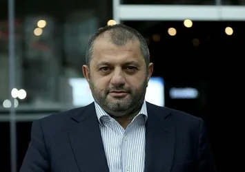 Lider Başakşehir'den transfer mesajı