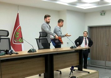 Belözoğlu gerildi! "Telefonunu kapatacaksın"