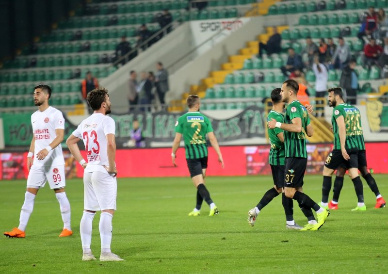 Akhisarspor - Ümraniyespor maçından kareler