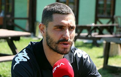 Fenerbahçe ve Trabzonspor’un eski futbolcusu Özer Hurmacı futbolu bıraktı