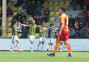İlk derbiyi Fenerbahçe kazandı
