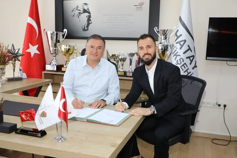 Son dakika transfer haberi: Hatayspor Emre Çolak ile 2 yıllık sözleşme imzaladı - 1