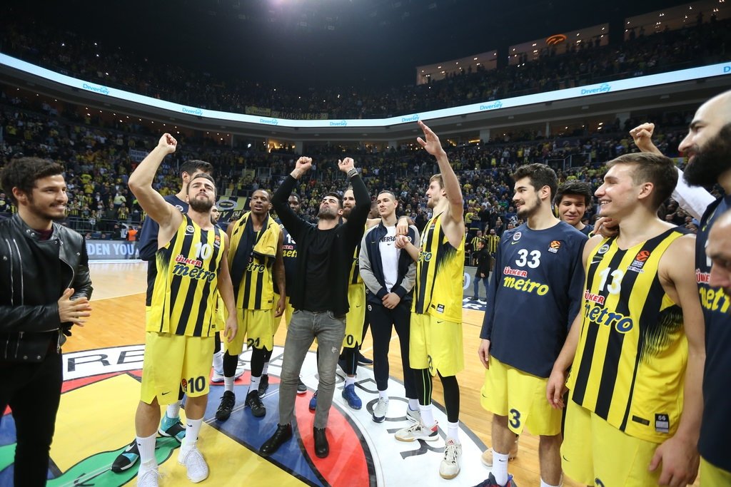 Volkan Demirel yerinde duramadı