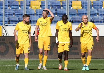 Ankaragücü son dakikalarda puanı kaptı!