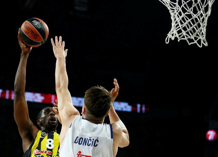 Ekpe Udoh sosyal medyayı salladı