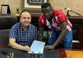 Sivasspor Ninga ile imzaladı