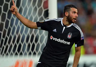 İsmail Köybaşı Beşiktaş'tan ayrıldı