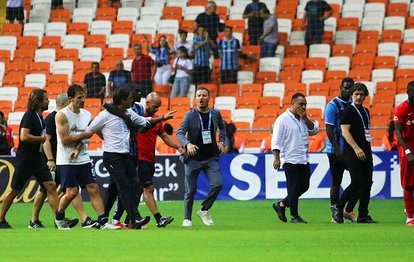 Adana Demirspor Teknik Direktörü Montella saha içerisinde Balotelli ile tartıştı!