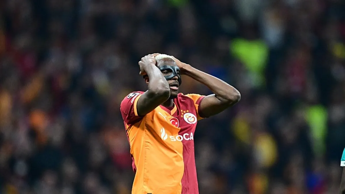 Victor Osimhen'den endişelendiren görüntü! Liverpool maçı sonrası...