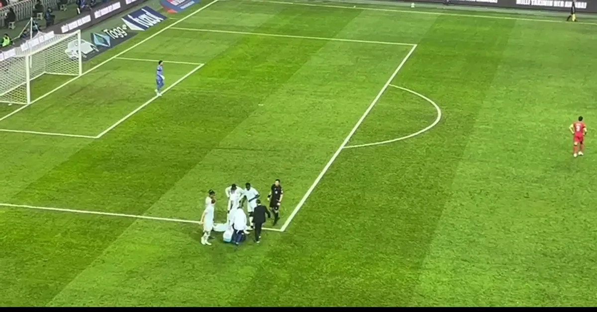 Mbappe attığı golden sonra sakatlandı