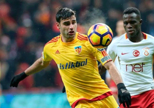 Trabzonspor Deniz Türüç ile anlaştı!