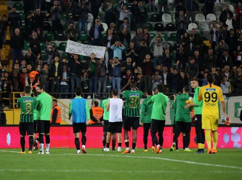 Akhisarspor - Ümraniyespor maçından kareler