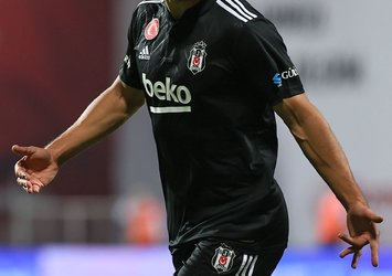 Kartal yıldızı ile anlaşamadı!