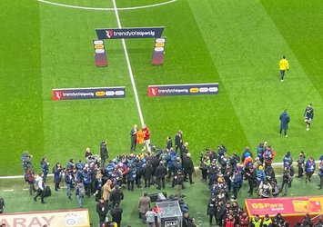Galatasaray'dan Barış’a plaket!