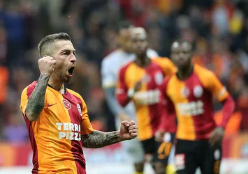 Aslan ikinci yarı kükremeye başladı!