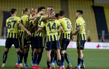 Son dakika spor haberi: Fenerbahçe BB Erzurumspor maçında 14 dakikada 3 gol! Beşiktaş maçının ardından...