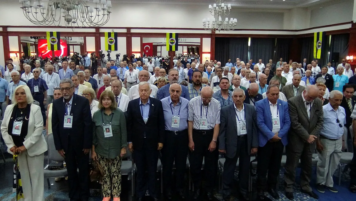 Fenerbahçe Divan Kurulu’nda ilginç olay! - 1