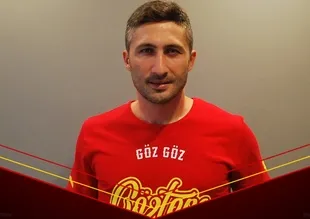 Sabri Sarıoğlu resmen Göztepe'de