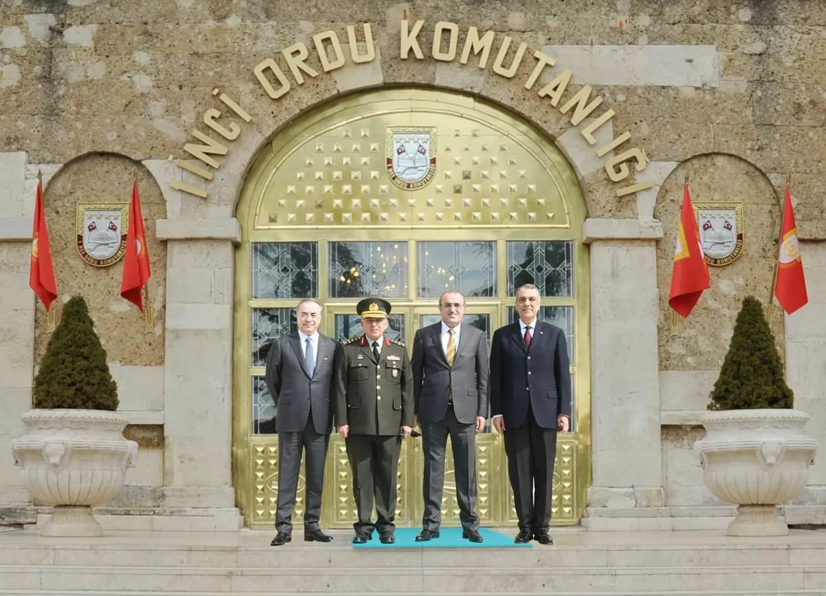 Mustafa Cengiz'den orduya ziyaret - 1