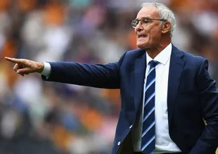 Leicester City Ranieri'ye sahip çıktı