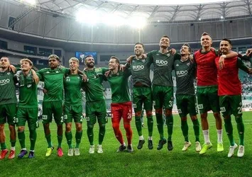 Timsah dolu dizgin!