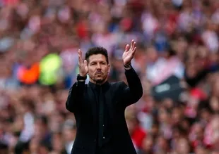 Simeone, Atletico'da devam ediyor
