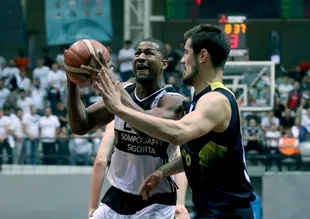 Olaylı derbiyi Fenerbahçe kazandı