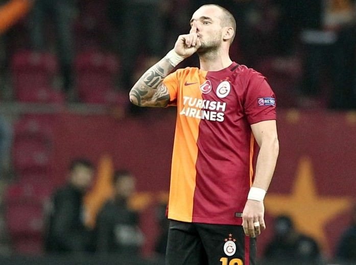 Galatasaray’dan Sneijder’e bir şok daha!