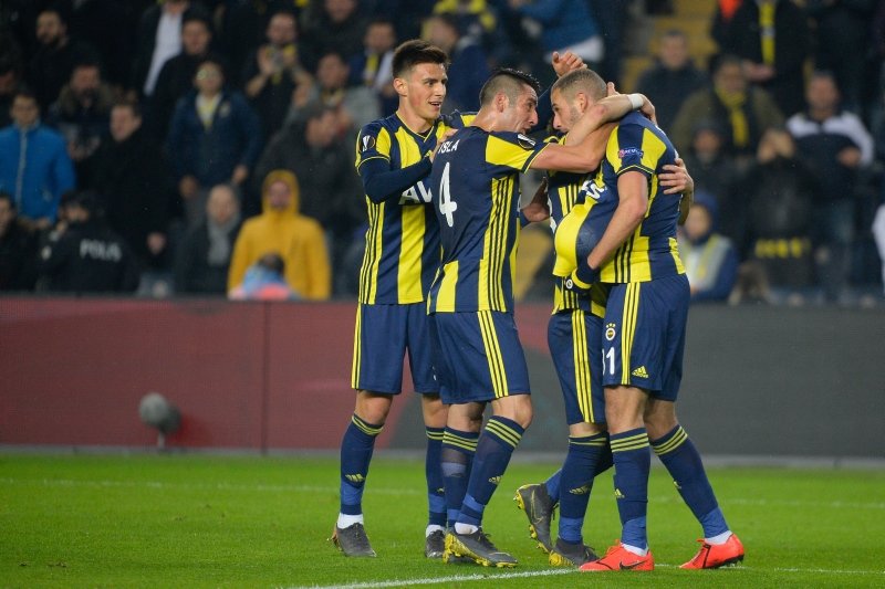 Fenerbahçeli taraftarlardan Comolli’ye Slimani tepkisi!