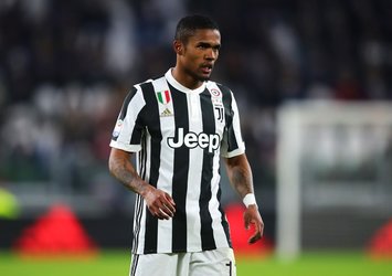 Juventus, Douglas Costa'yı açıkladı