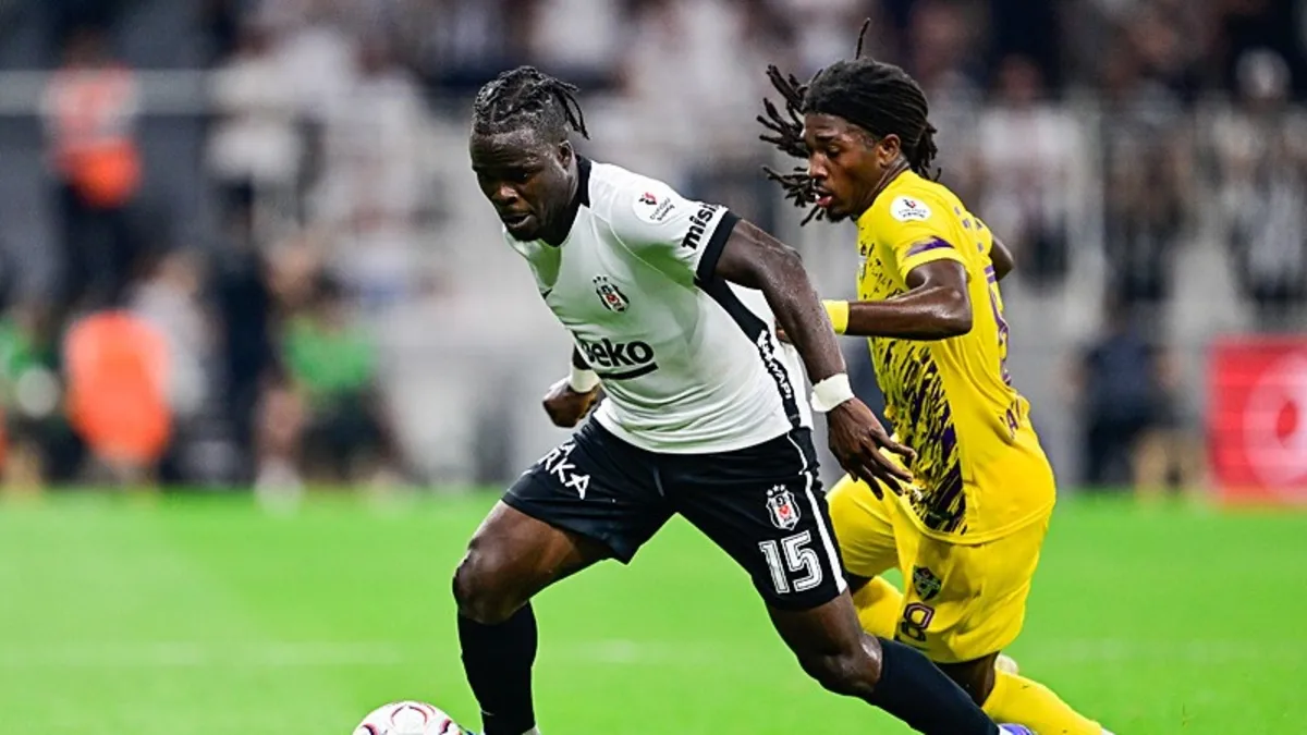 Eyüpspor Beşiktaş'a karşı 10 kişi kaldı!