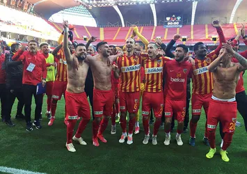 Kayserispor sahaya iniyor