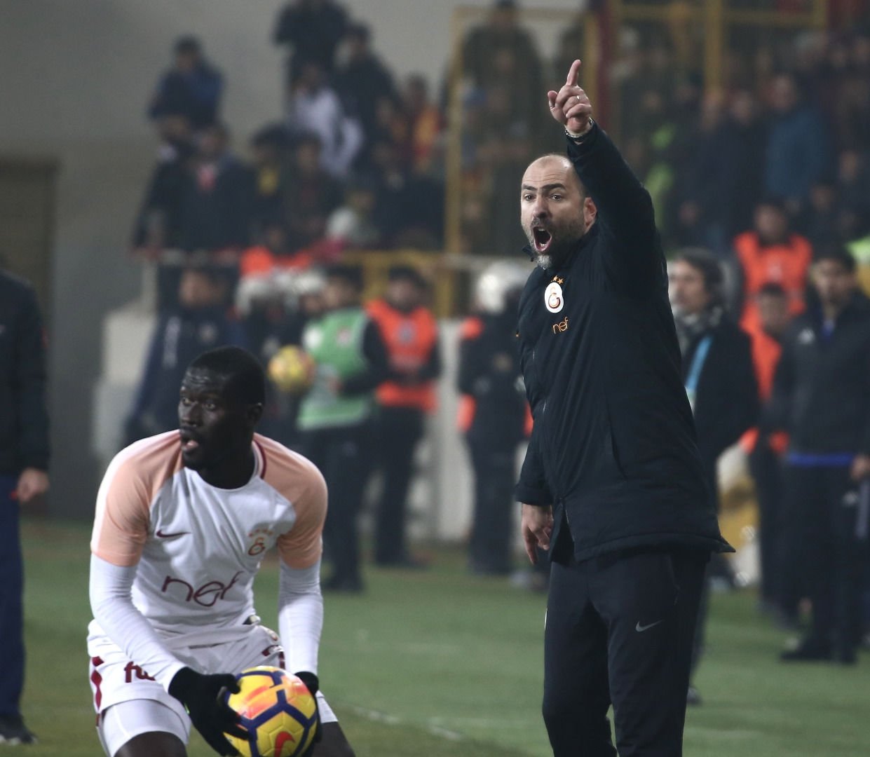 Tudor’un vedasında şok an!