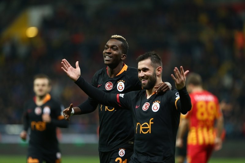 Ömer Bayram’dan harika performans!