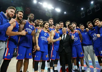 Anadolu Efes’ın gözü kupada