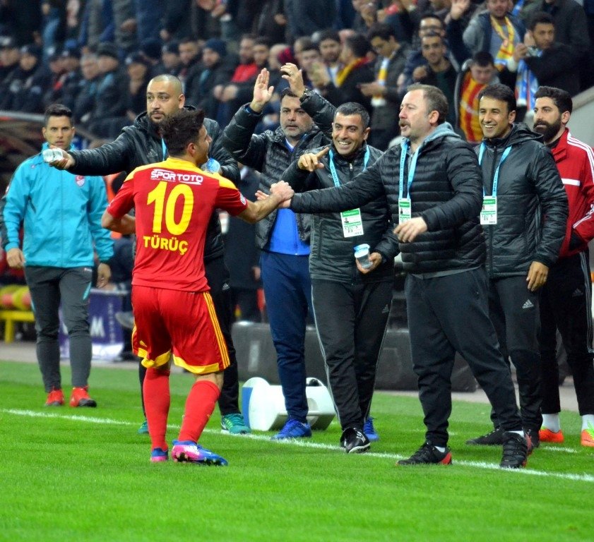 Deniz Türüç, Trabzonspor’a doğru