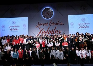 Gençlik ve Spor Bakanı Kasapoğlu, sporun öncü kadınlarıyla buluştu