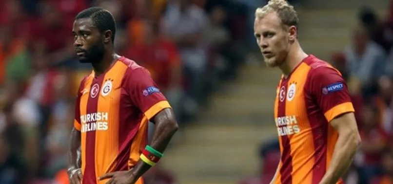 Galatasaray'a iki futbolcusundan kötü haber!