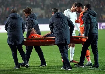 Başakşehir'de sakatlık şoku! Oyuna devam edemedi
