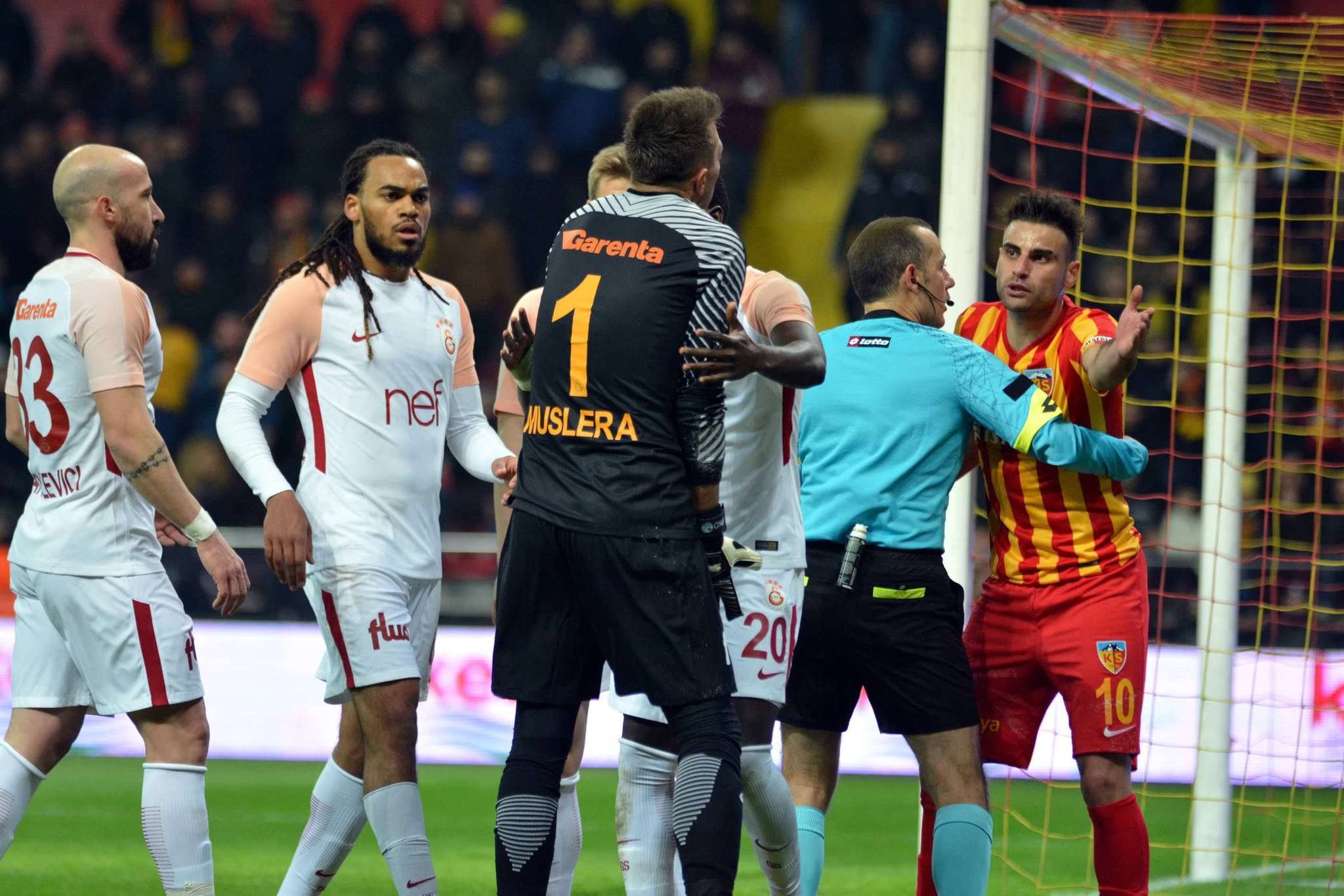 Kebapçı Selahattin maskesine müdahale!
