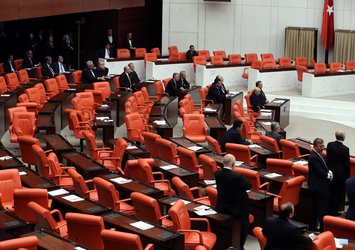 Torba Yasa teklifi TBMM'den geçti: Ek gösterge, öğrenci affı ve maaş ödemelerinde yeni dönem başlıyor!