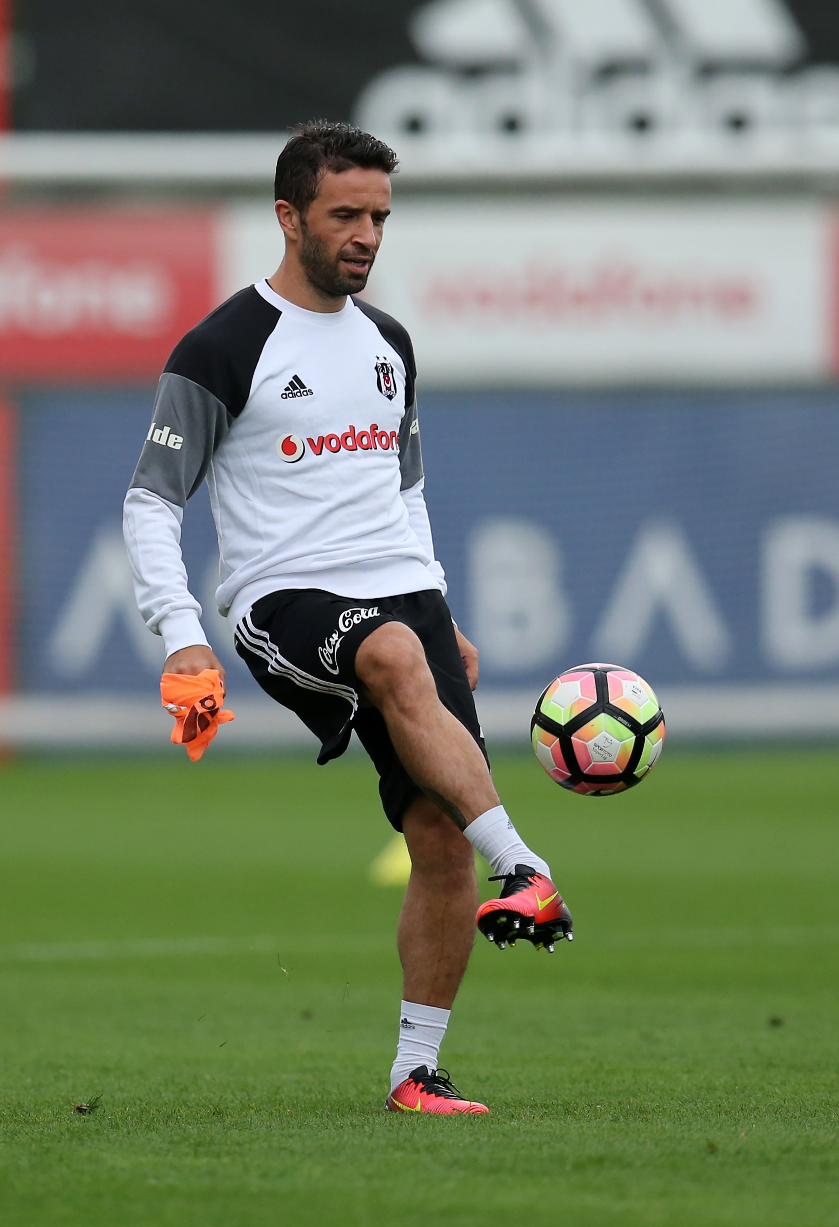 Beşiktaş’ta Gökhan Gönül şoku