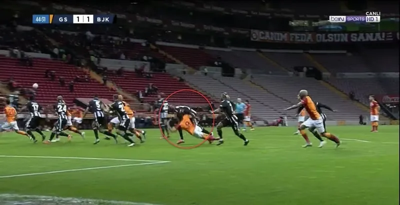 Galatasaray-Beşiktaş maçında 1 penaltı kararı daha çıktı! - 1