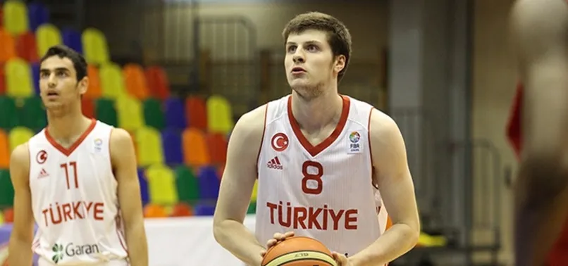 Milli basketbolcu 1,5 ay yok