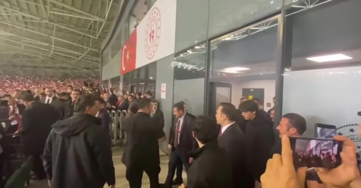 Başkan Erdoğan A Milli Takım maçını tribünden takip etti!