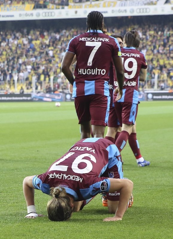 Abdülkadir Ömür ve Yusuf Yazıcı Fenerbahçe ile dalga geçti!
