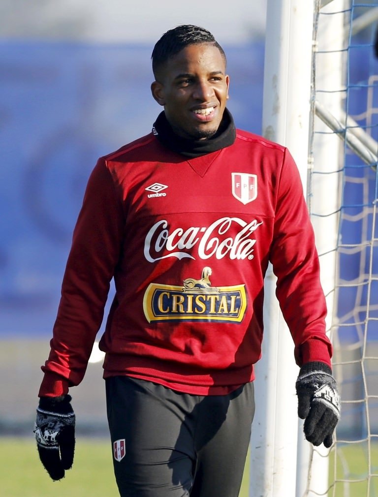 Fenerbahçe Farfan’da sona yaklaştı