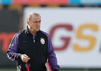 Fatih Terim'den duran top uyarısı